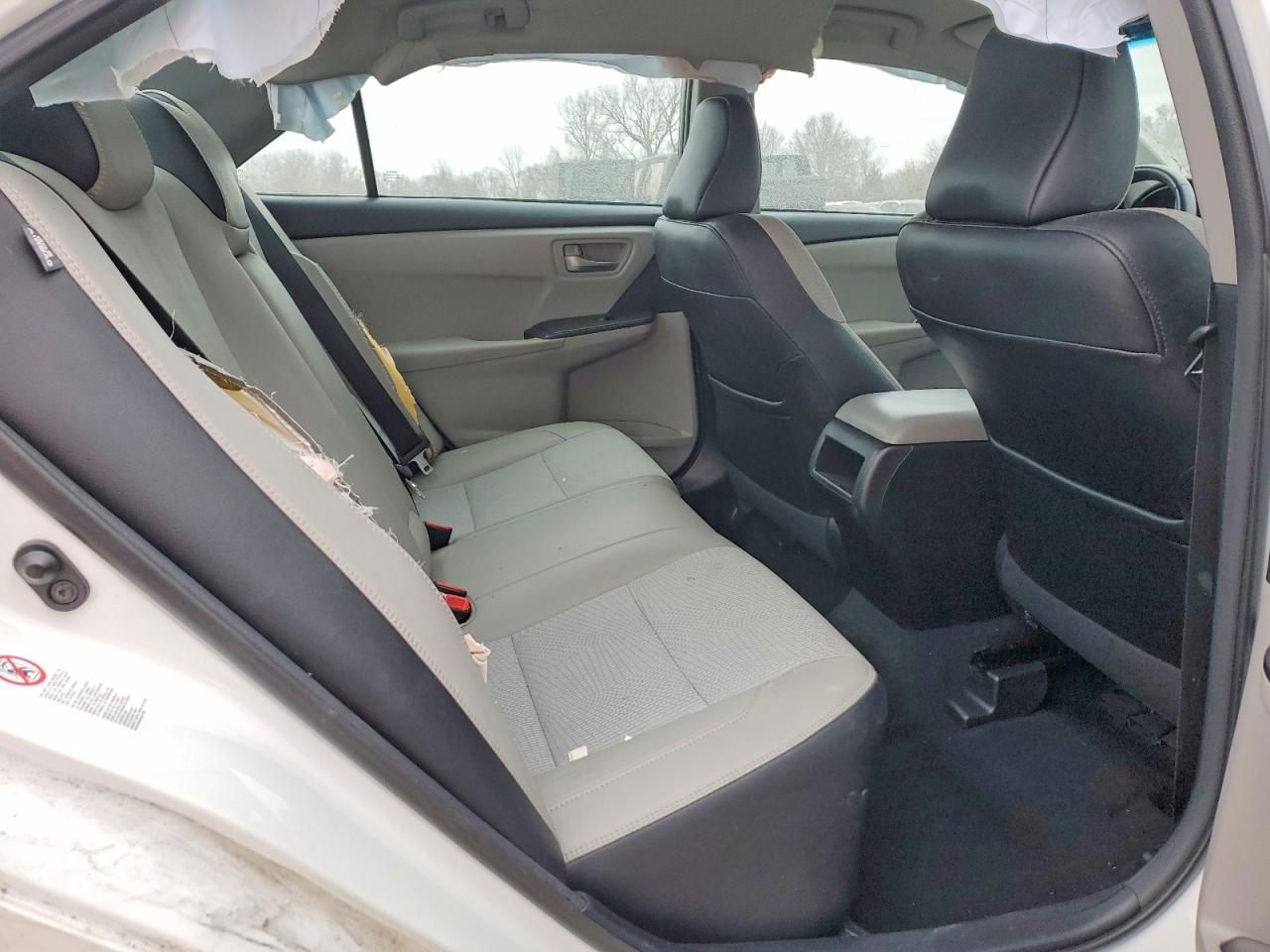2017 TOYOTA CAMRY LE photo 10