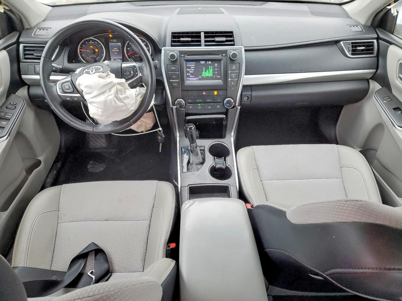 2017 TOYOTA CAMRY LE photo 8