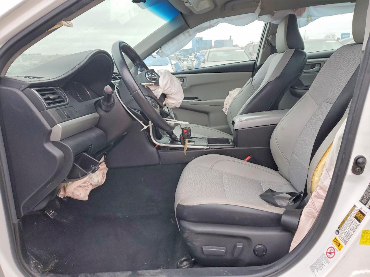 2017 TOYOTA CAMRY LE photo 7