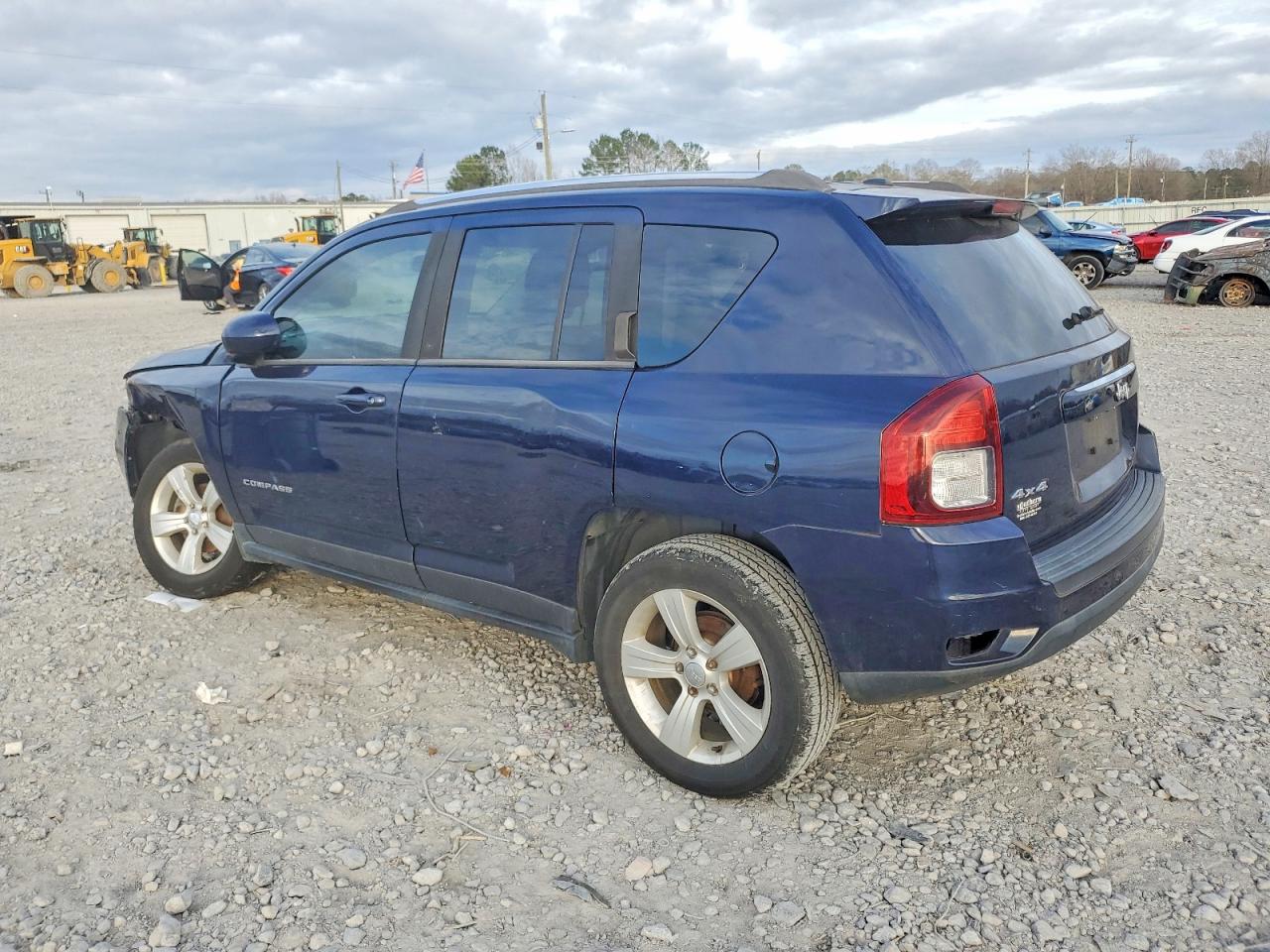 2014 JEEP COMPASS LATITUDE photo 2