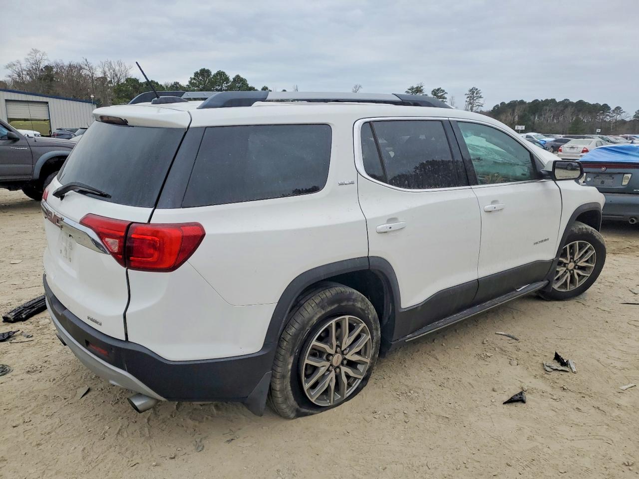 2019 GMC ACADIA SLE photo 3