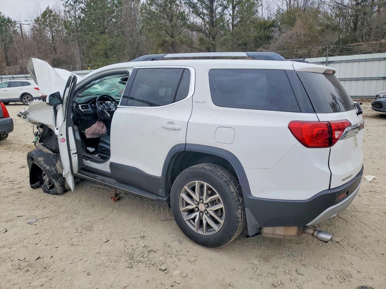 2019 GMC ACADIA SLE photo 2