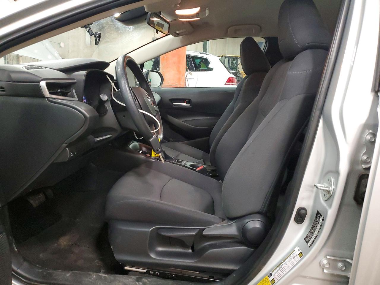 2021 TOYOTA COROLLA LE photo 7