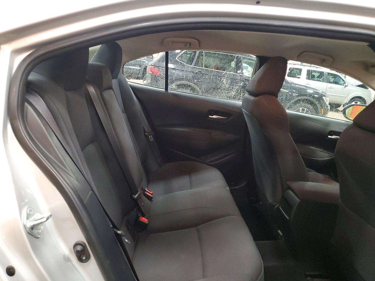 2021 TOYOTA COROLLA LE photo 10