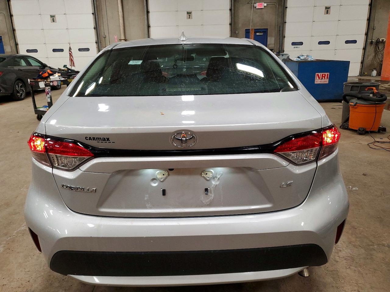 2021 TOYOTA COROLLA LE photo 6