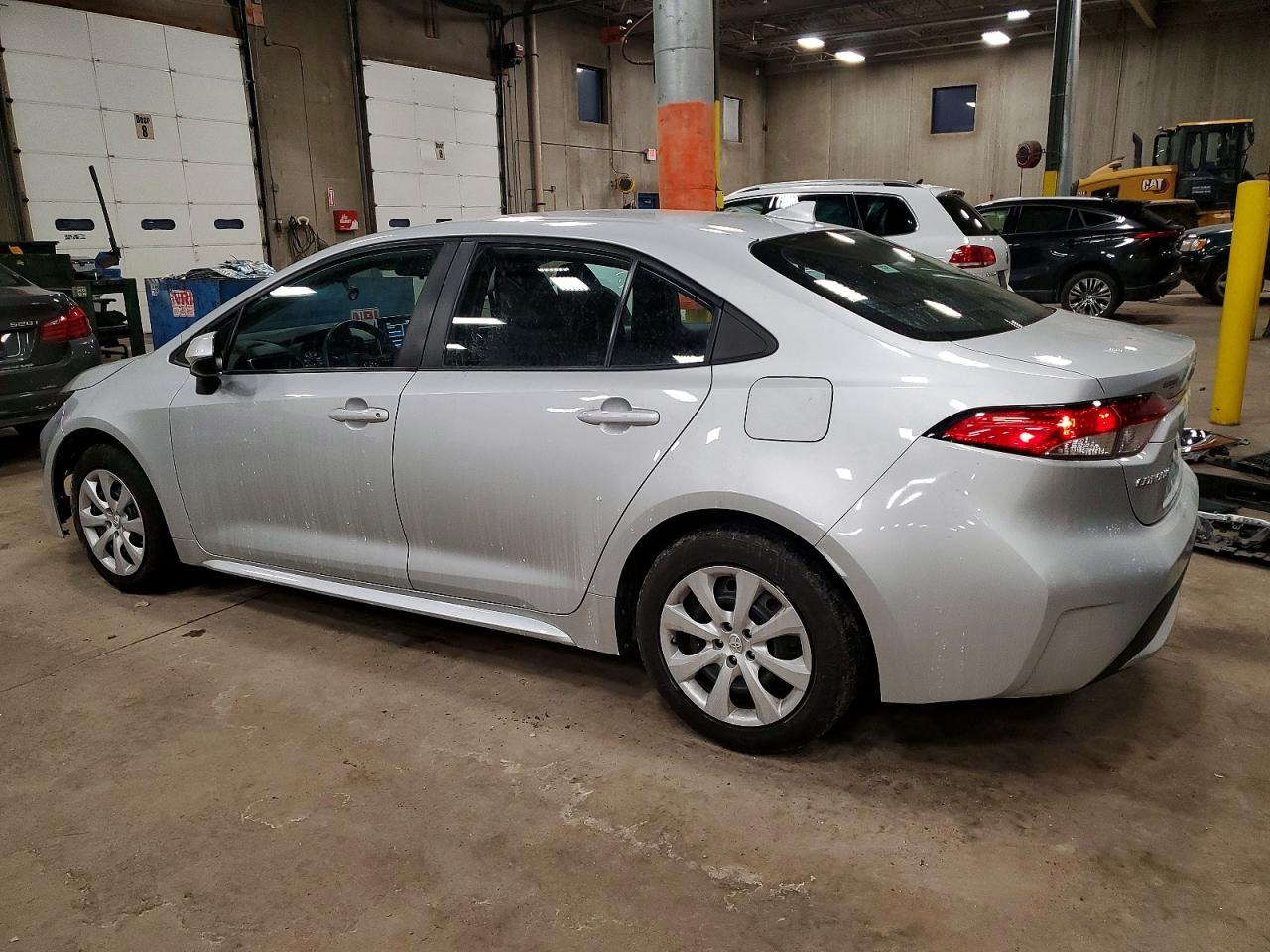 2021 TOYOTA COROLLA LE photo 2
