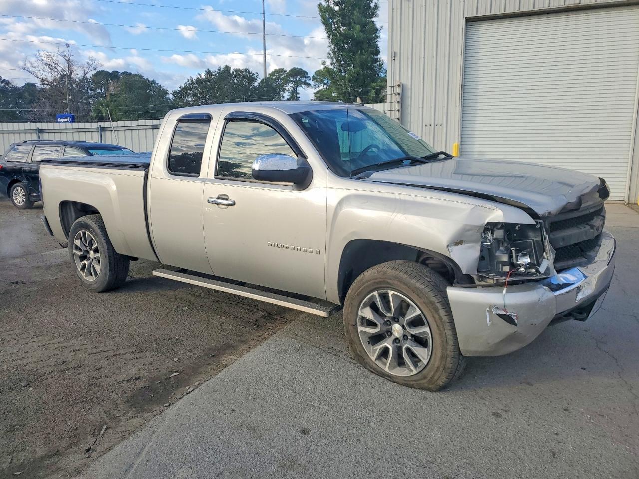 2009 CHEVROLET SILVERADO C1500 LT photo 4