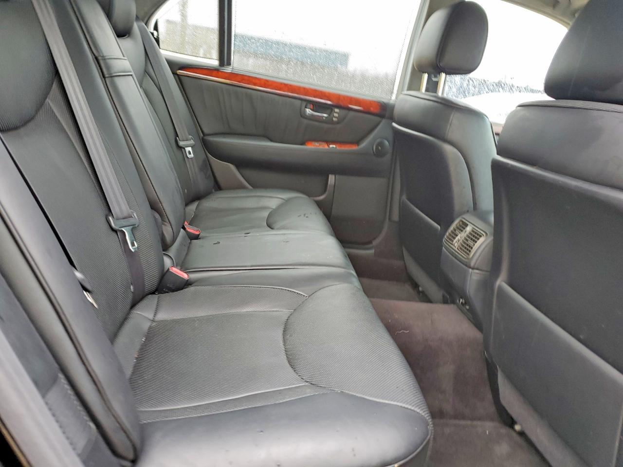2004 LEXUS LS 430 photo 10