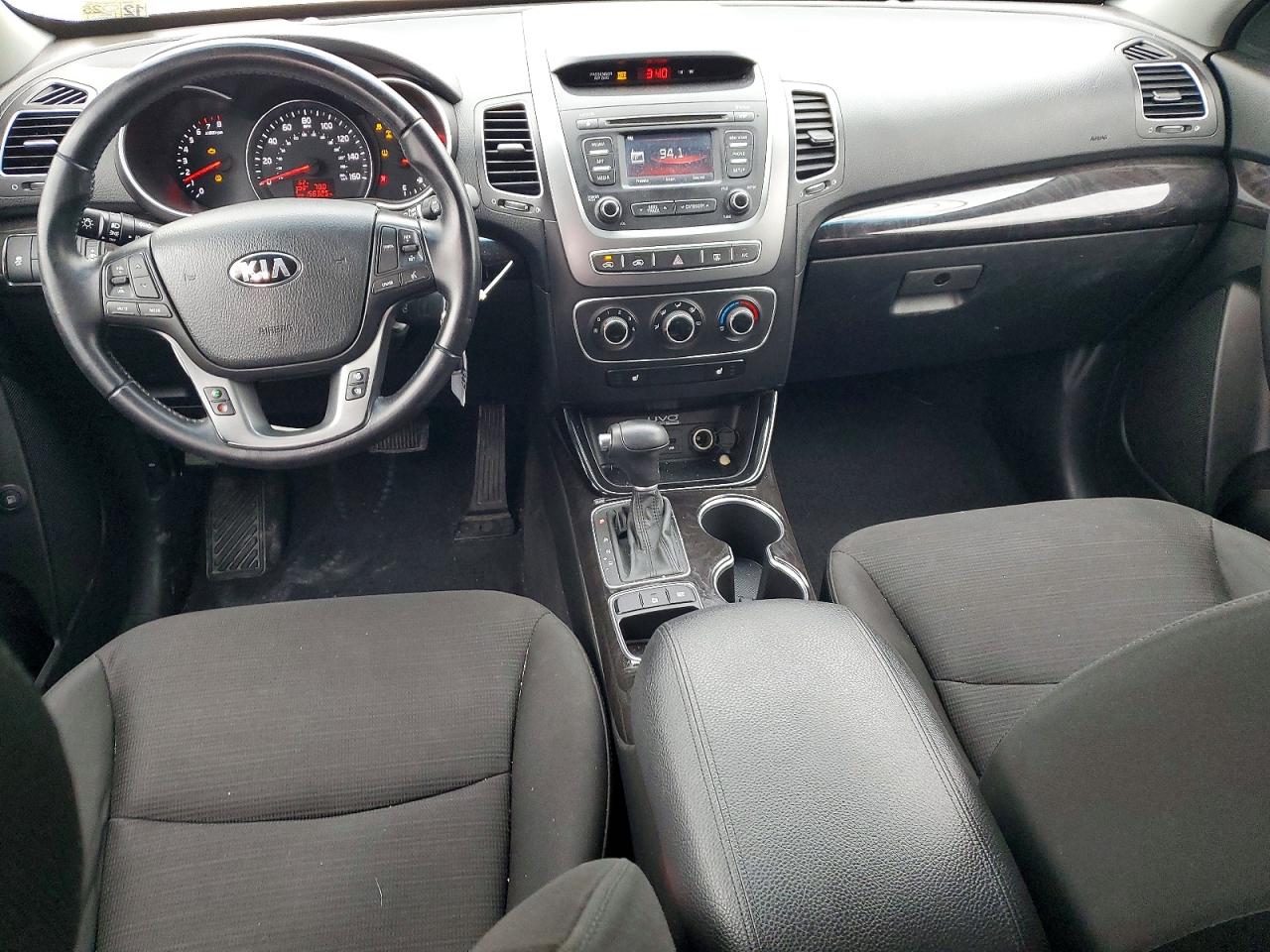 2014 KIA SORENTO LX photo 8
