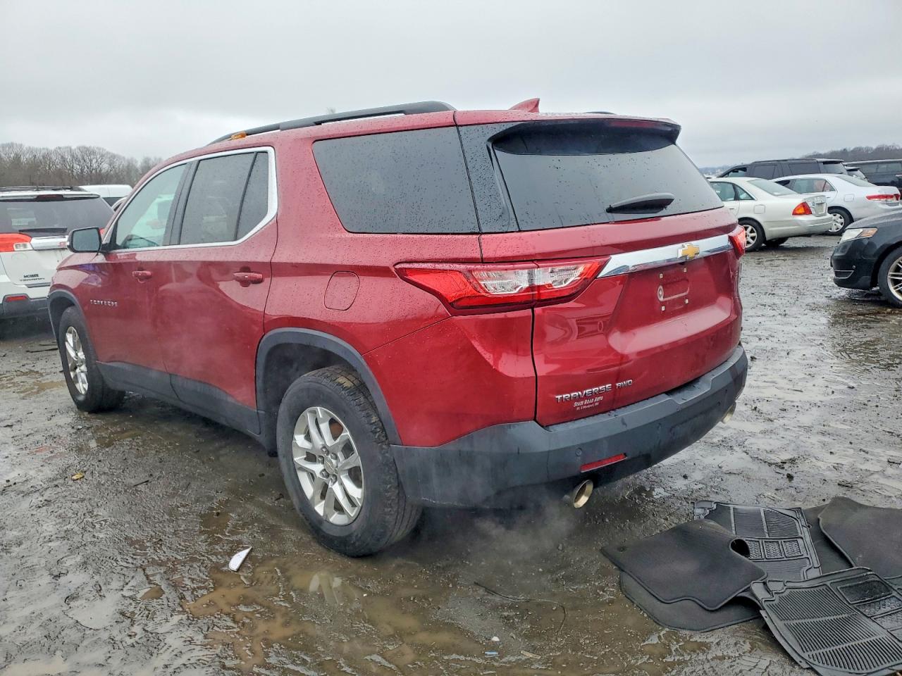 2019 CHEVROLET TRAVERSE LT photo 2