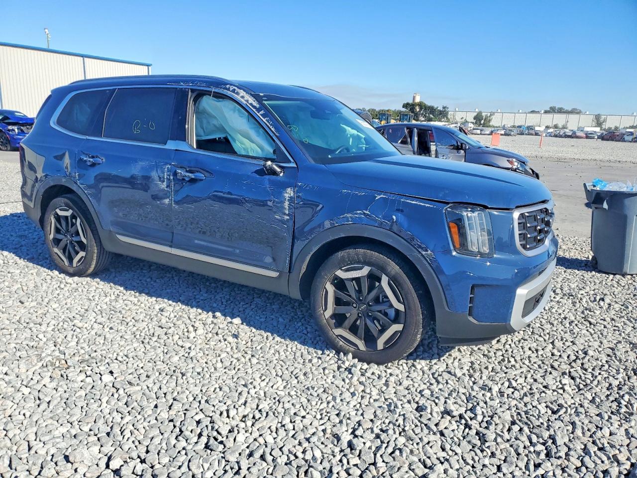 2025 KIA TELLURIDE S photo 4