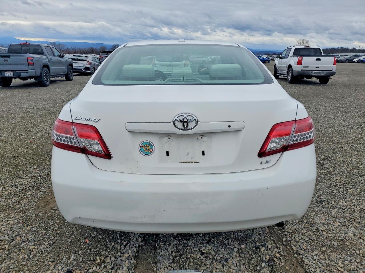2011 TOYOTA CAMRY BASE photo 6
