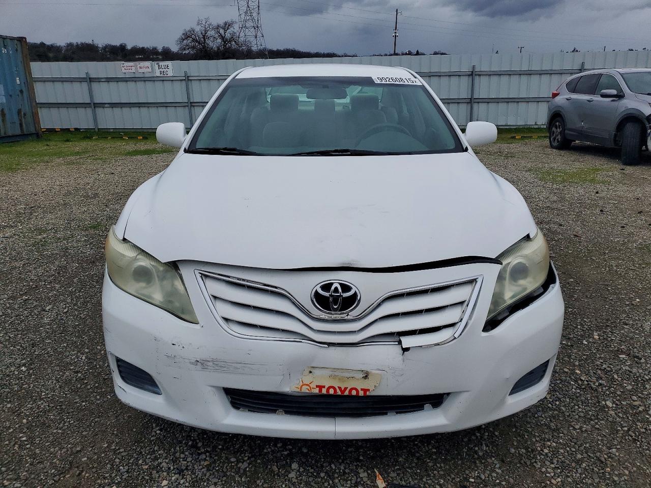 2011 TOYOTA CAMRY BASE photo 5