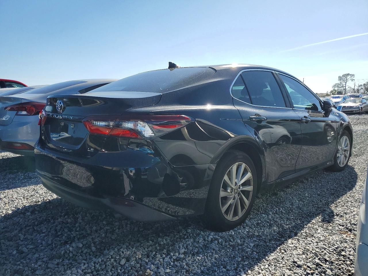 2021 TOYOTA CAMRY LE photo 5