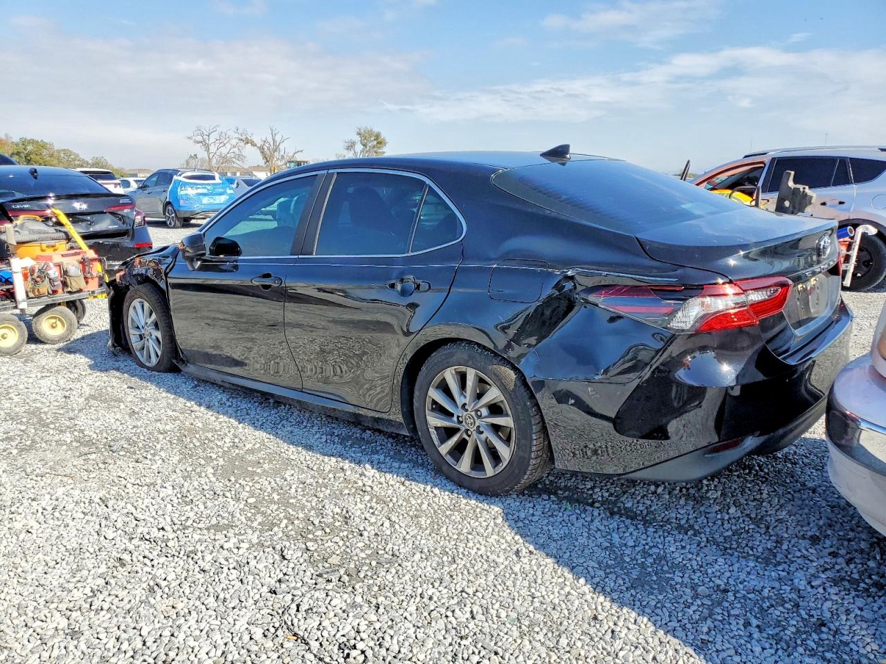 2021 TOYOTA CAMRY LE photo 3