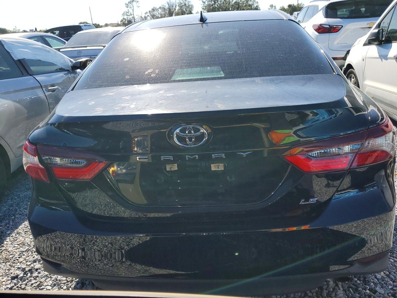 2021 TOYOTA CAMRY LE photo 11