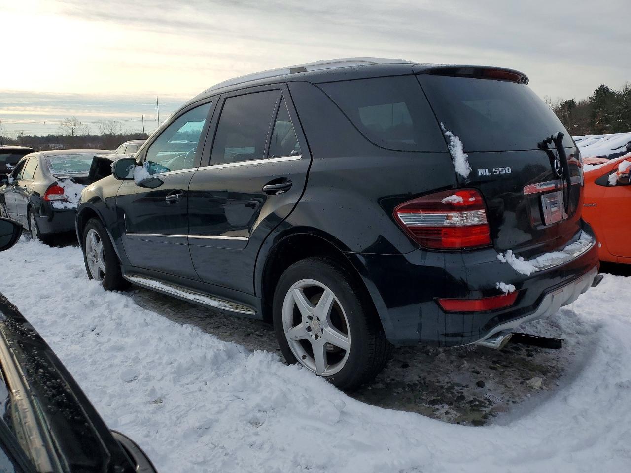 2010 MERCEDES-BENZ ML 550 4MATIC photo 2