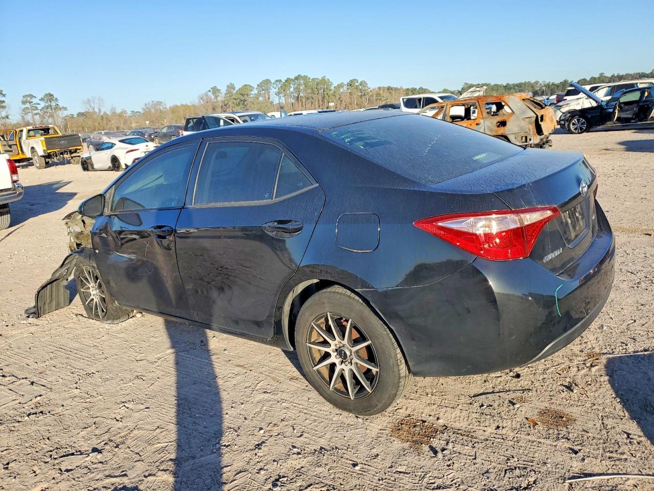 2017 TOYOTA COROLLA LE photo 2