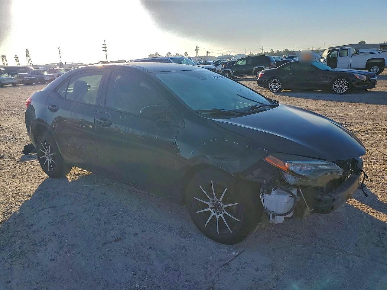 2017 TOYOTA COROLLA LE photo 4