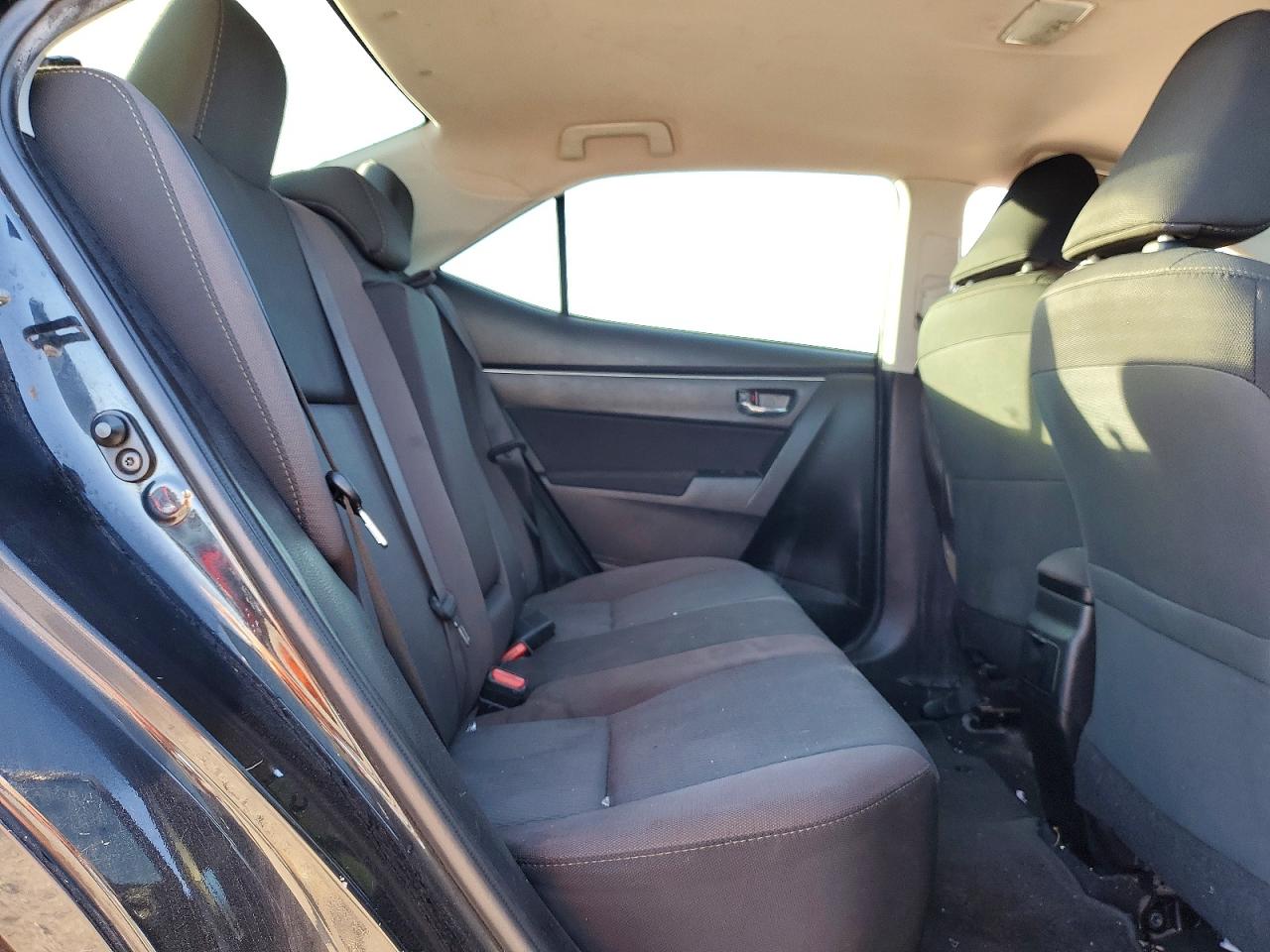 2017 TOYOTA COROLLA LE photo 10