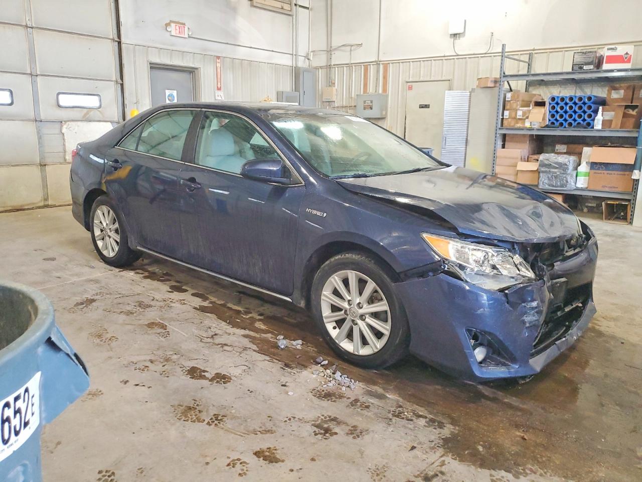 2014 TOYOTA CAMRY HYBRID photo 4