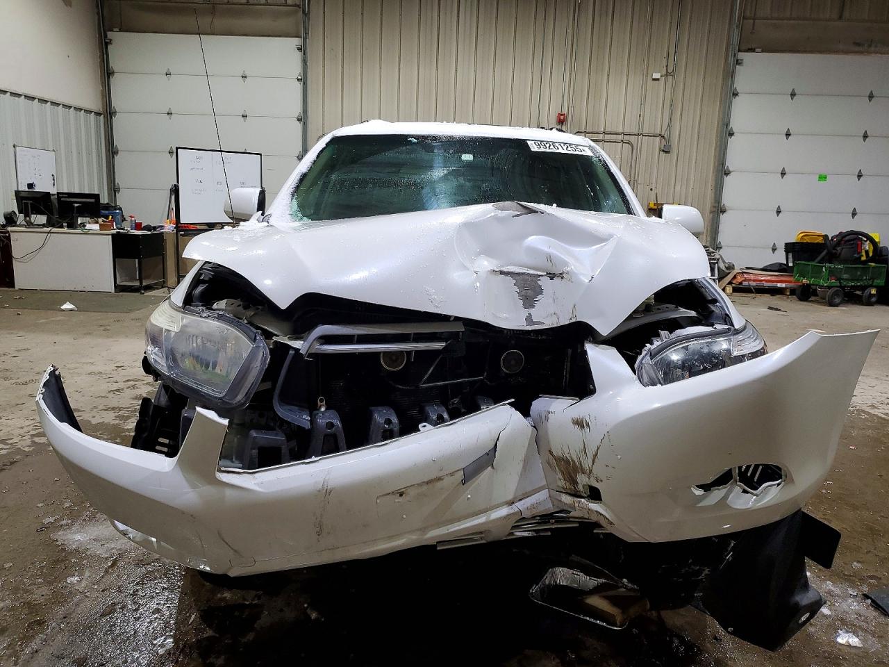 2010 TOYOTA HIGHLANDER BASE photo 9