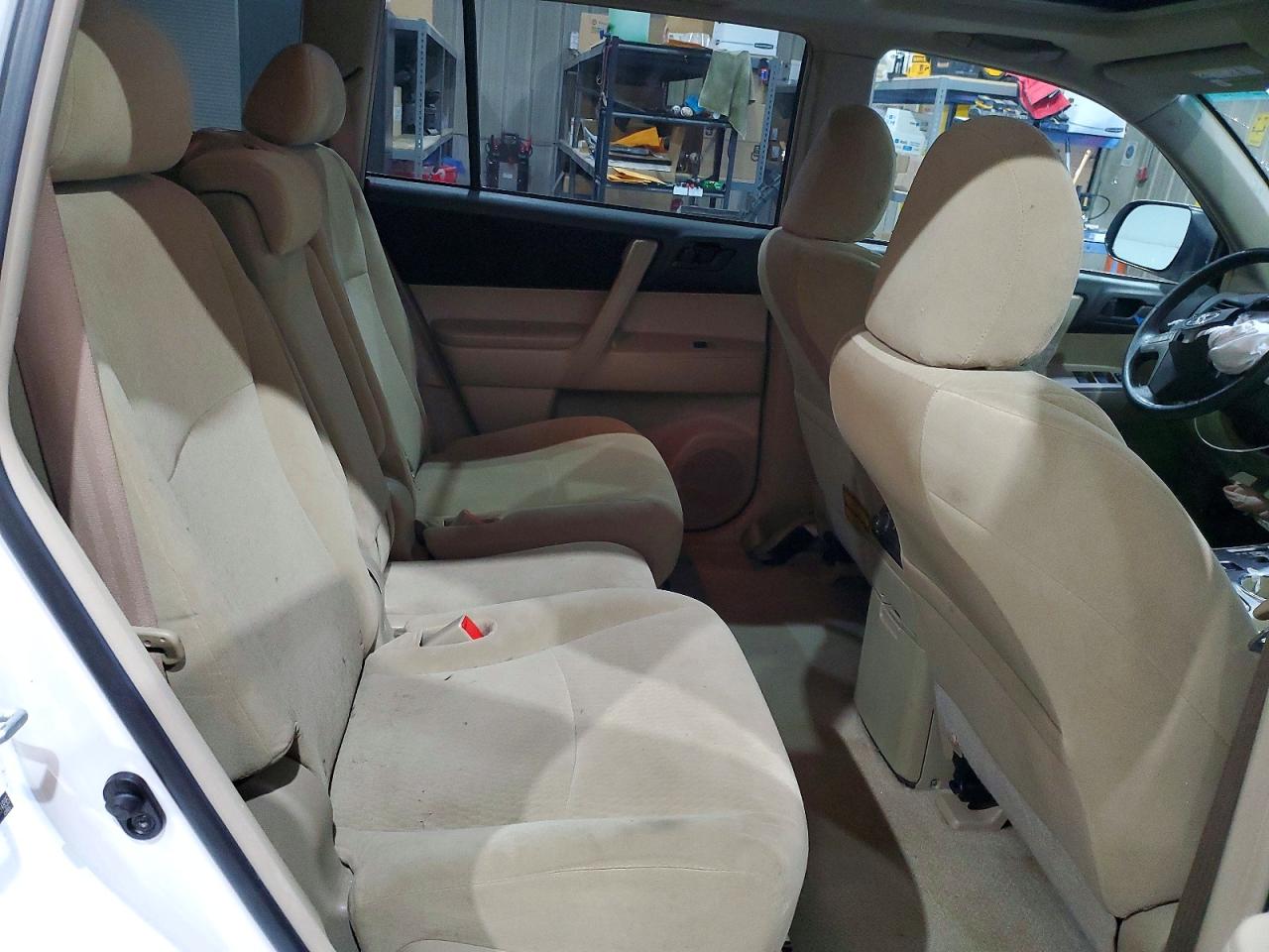 2010 TOYOTA HIGHLANDER BASE photo 21