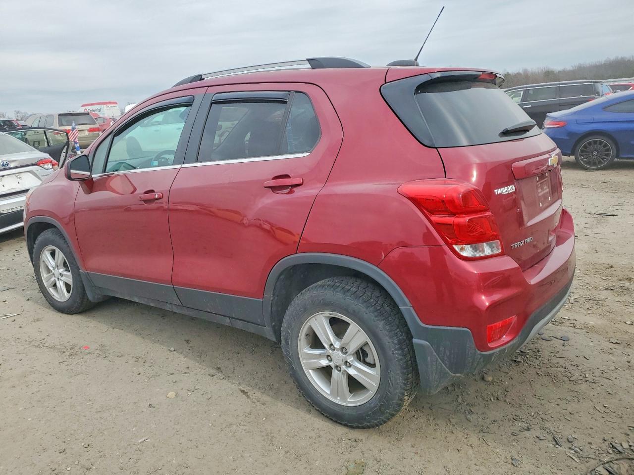 2018 CHEVROLET TRAX 1LT photo 2