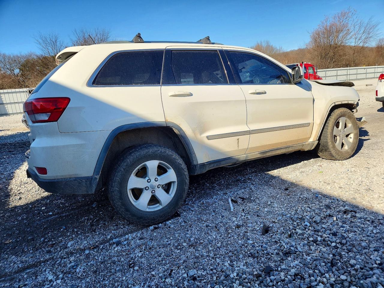 2011 JEEP GRAND CHEROKEE LAREDO photo 5