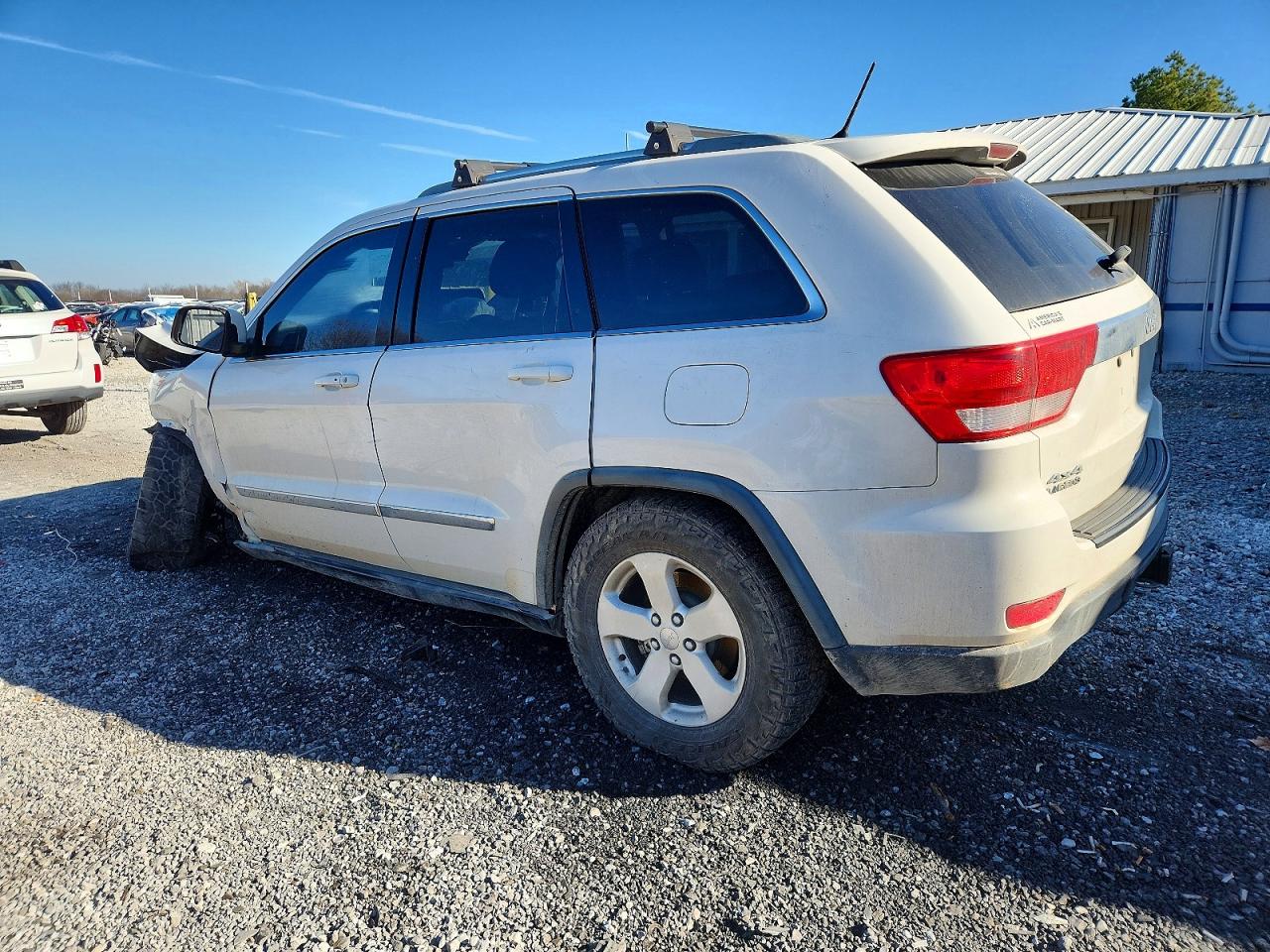 2011 JEEP GRAND CHEROKEE LAREDO photo 3