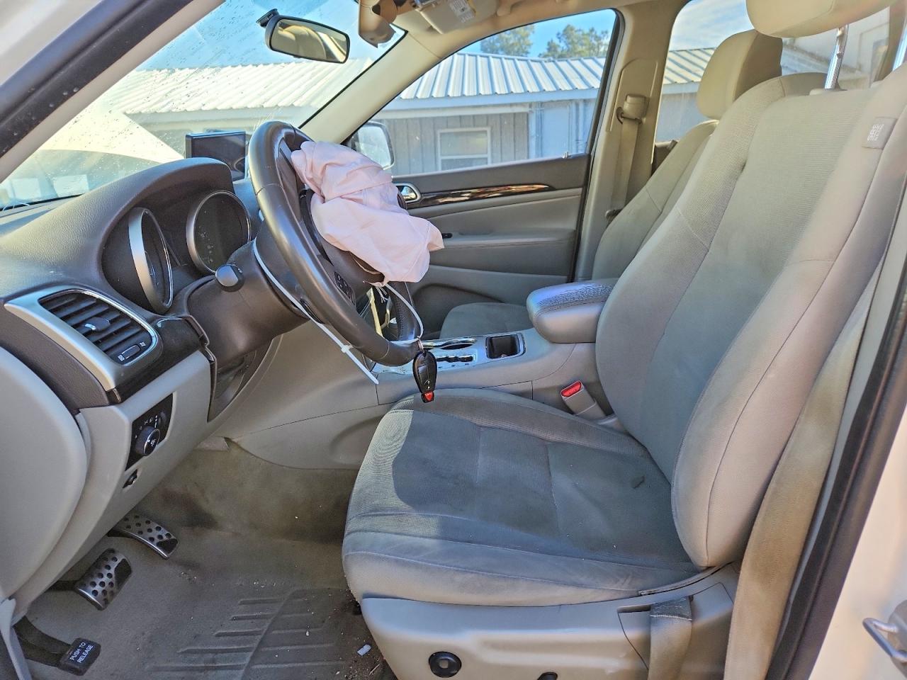 2011 JEEP GRAND CHEROKEE LAREDO photo 13