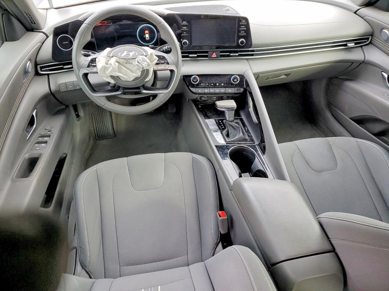 2021 HYUNDAI ELANTRA SEL photo 8
