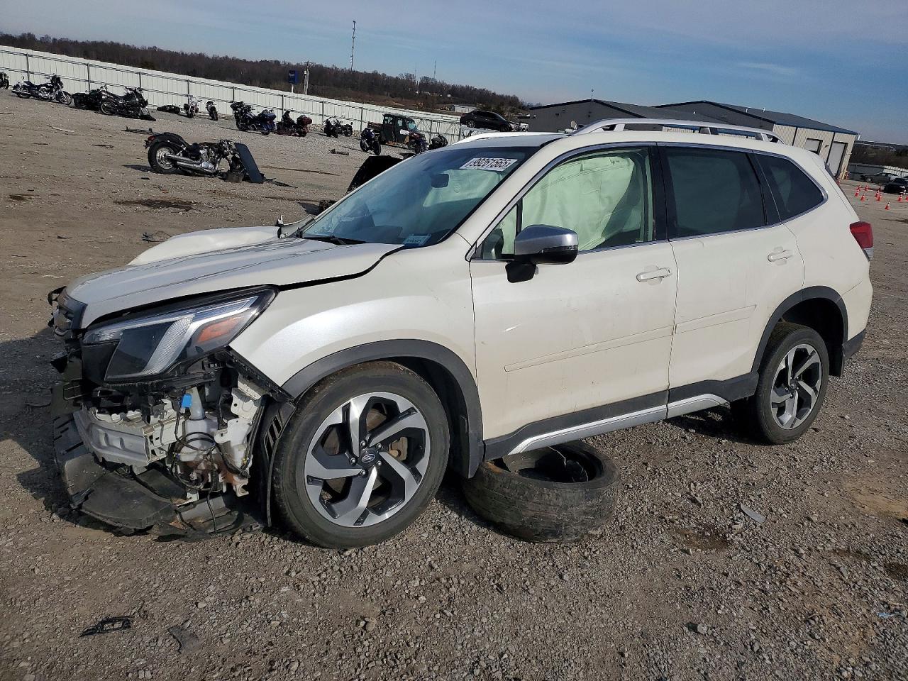 2022 SUBARU FORESTER