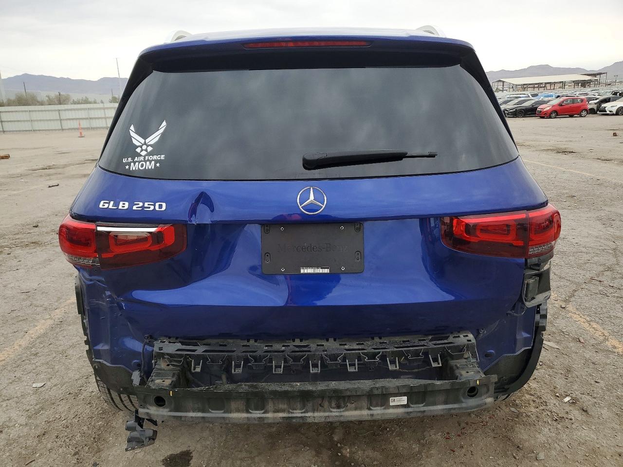 2020 MERCEDES-BENZ GLB 250 photo 11