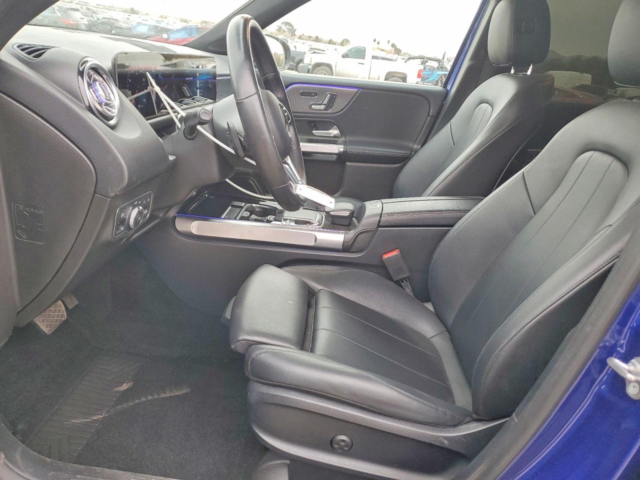 2020 MERCEDES-BENZ GLB 250 photo 13