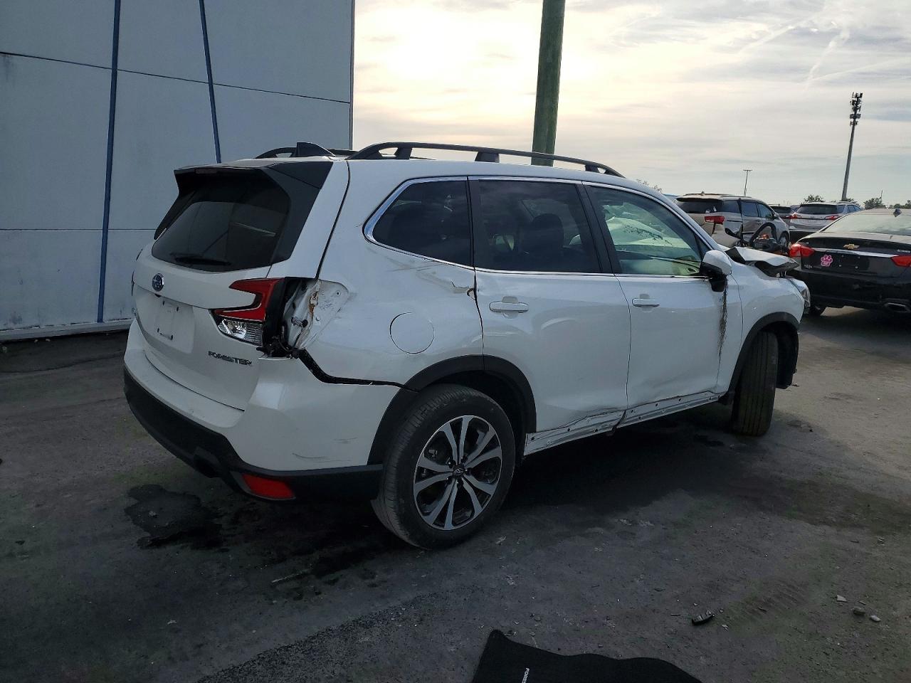 2024 SUBARU FORESTER LIMITED photo 3