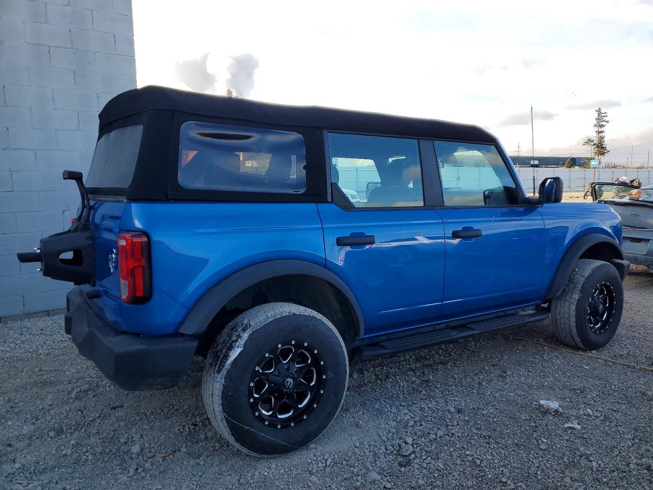 2023 FORD BRONCO BASE photo 3