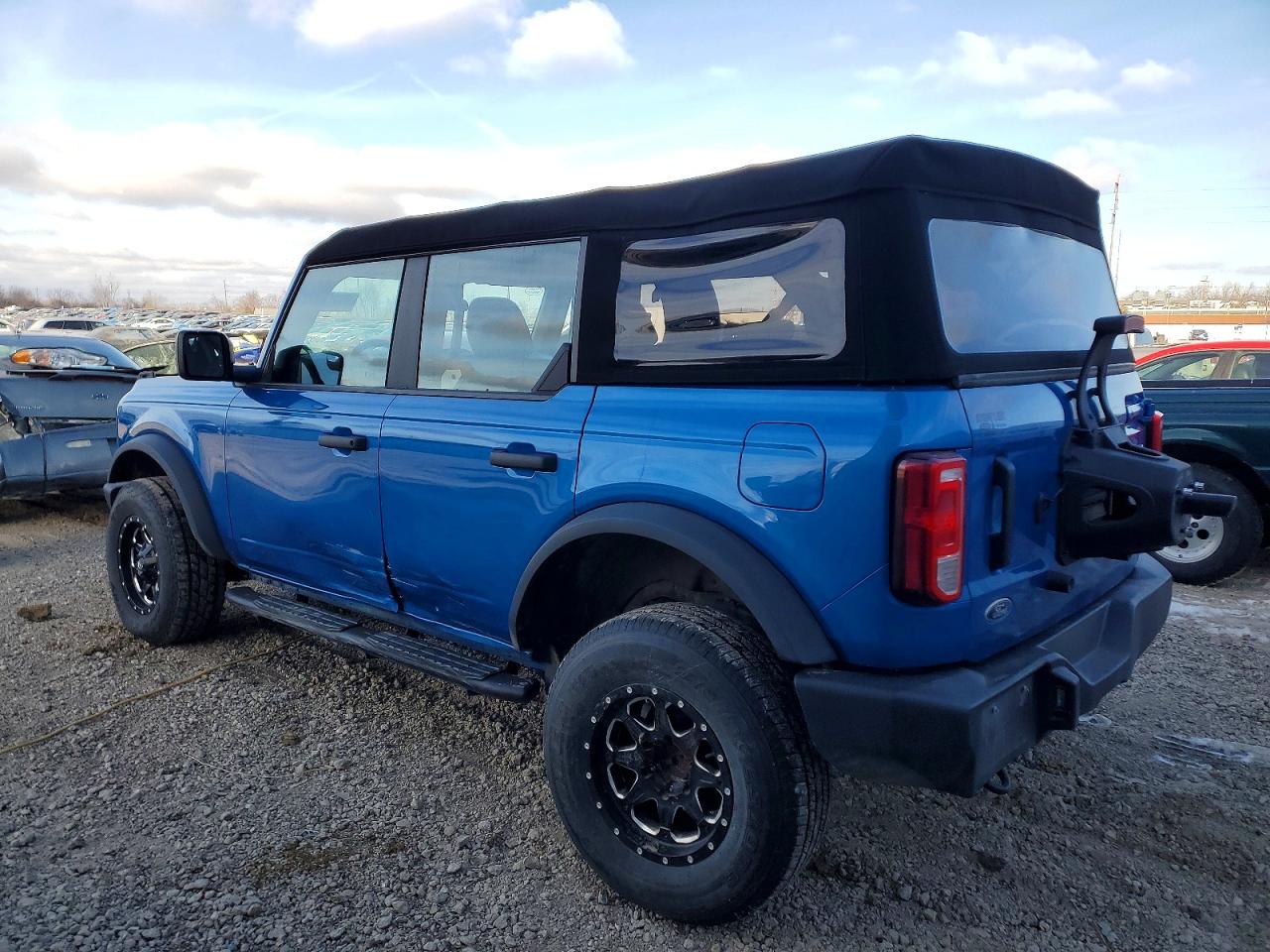 2023 FORD BRONCO BASE photo 2