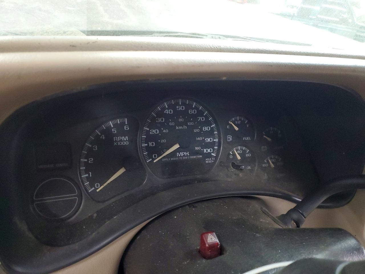 2002 CHEVROLET SUBURBAN C1500 photo 9