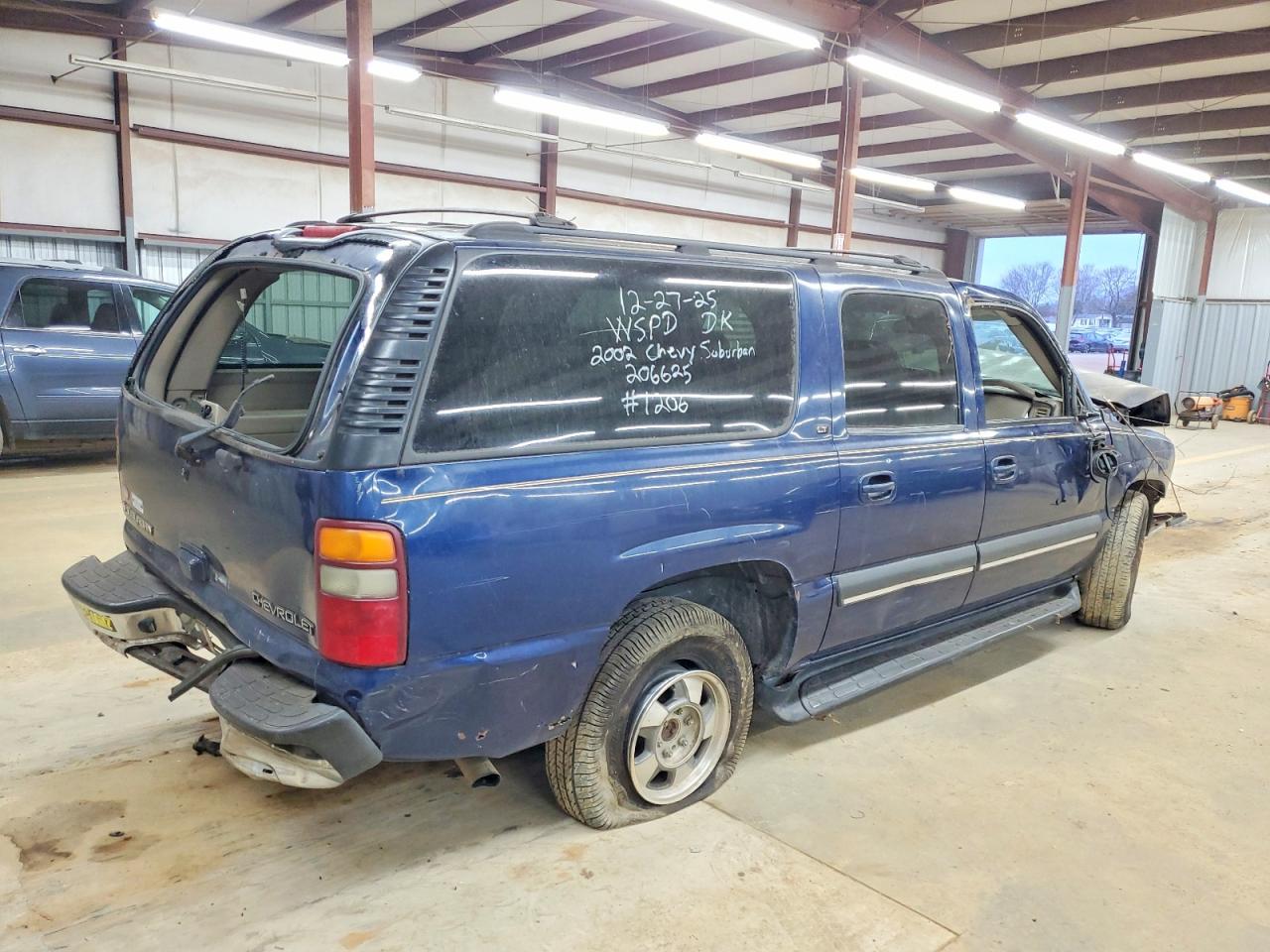 2002 CHEVROLET SUBURBAN C1500 photo 3