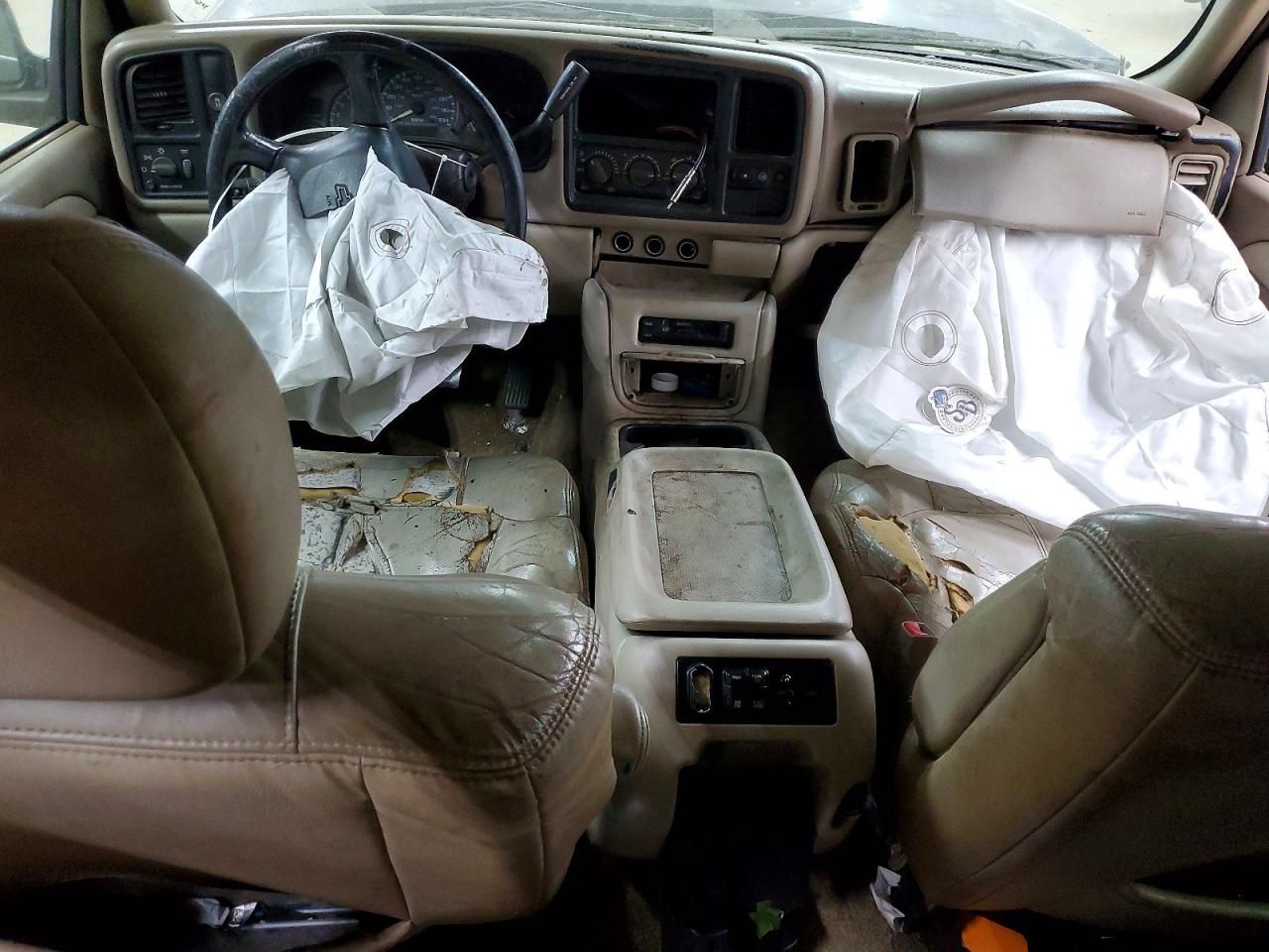 2002 CHEVROLET SUBURBAN C1500 photo 8