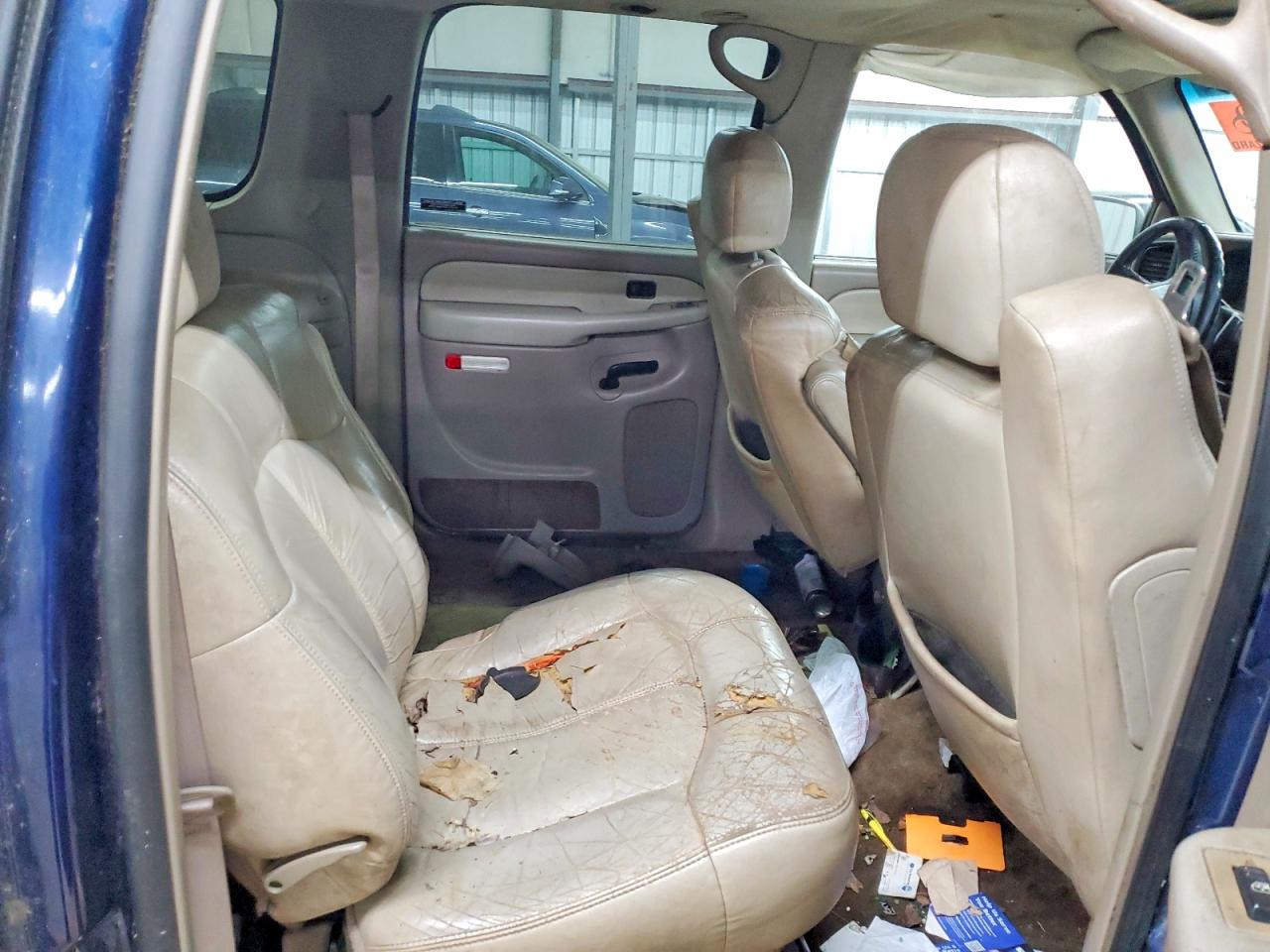 2002 CHEVROLET SUBURBAN C1500 photo 11