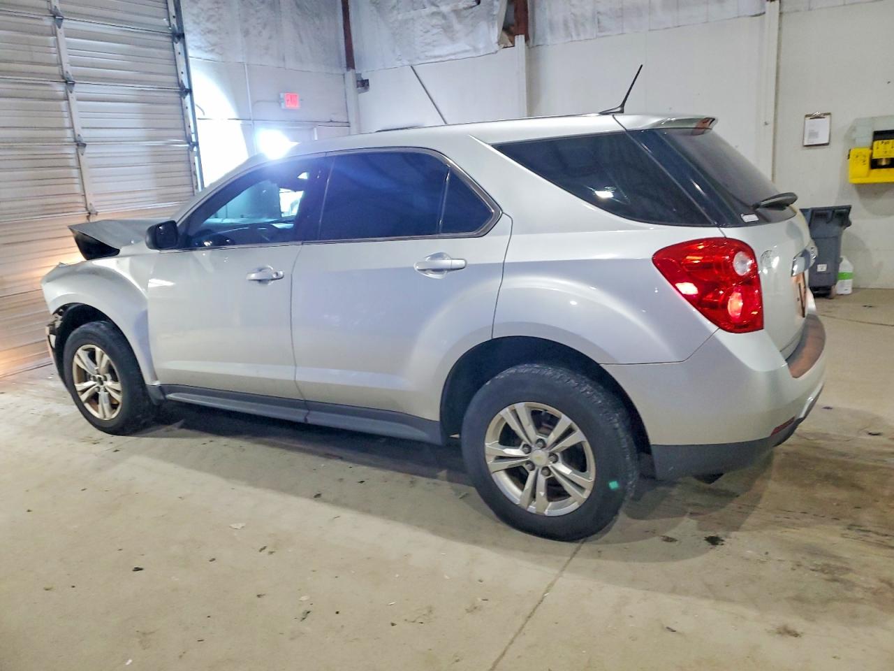 2013 CHEVROLET EQUINOX LS photo 4