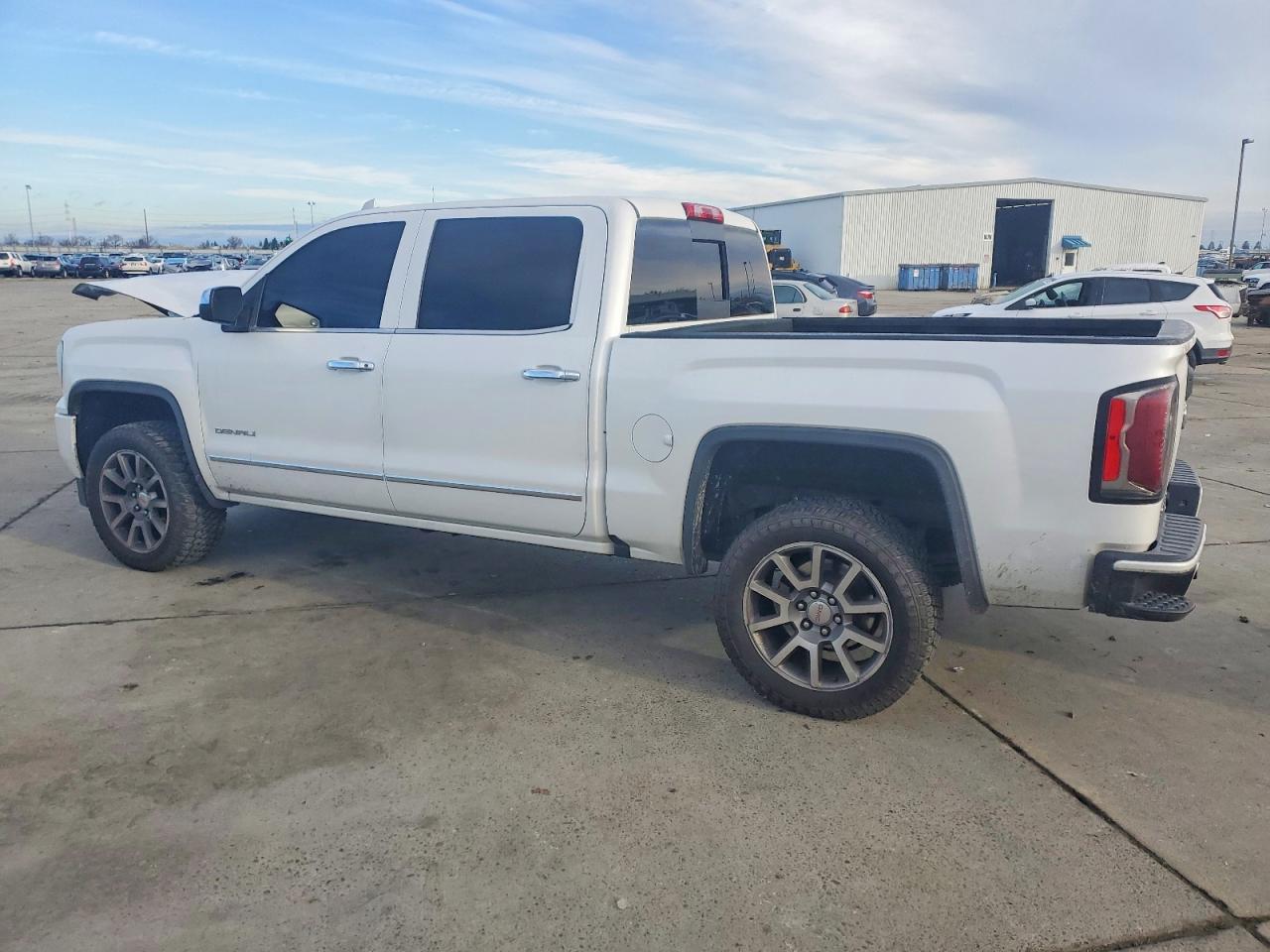 2017 GMC SIERRA K1500 DENALI photo 2