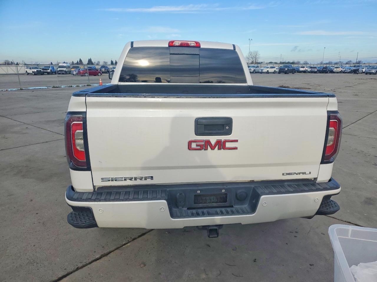 2017 GMC SIERRA K1500 DENALI photo 6