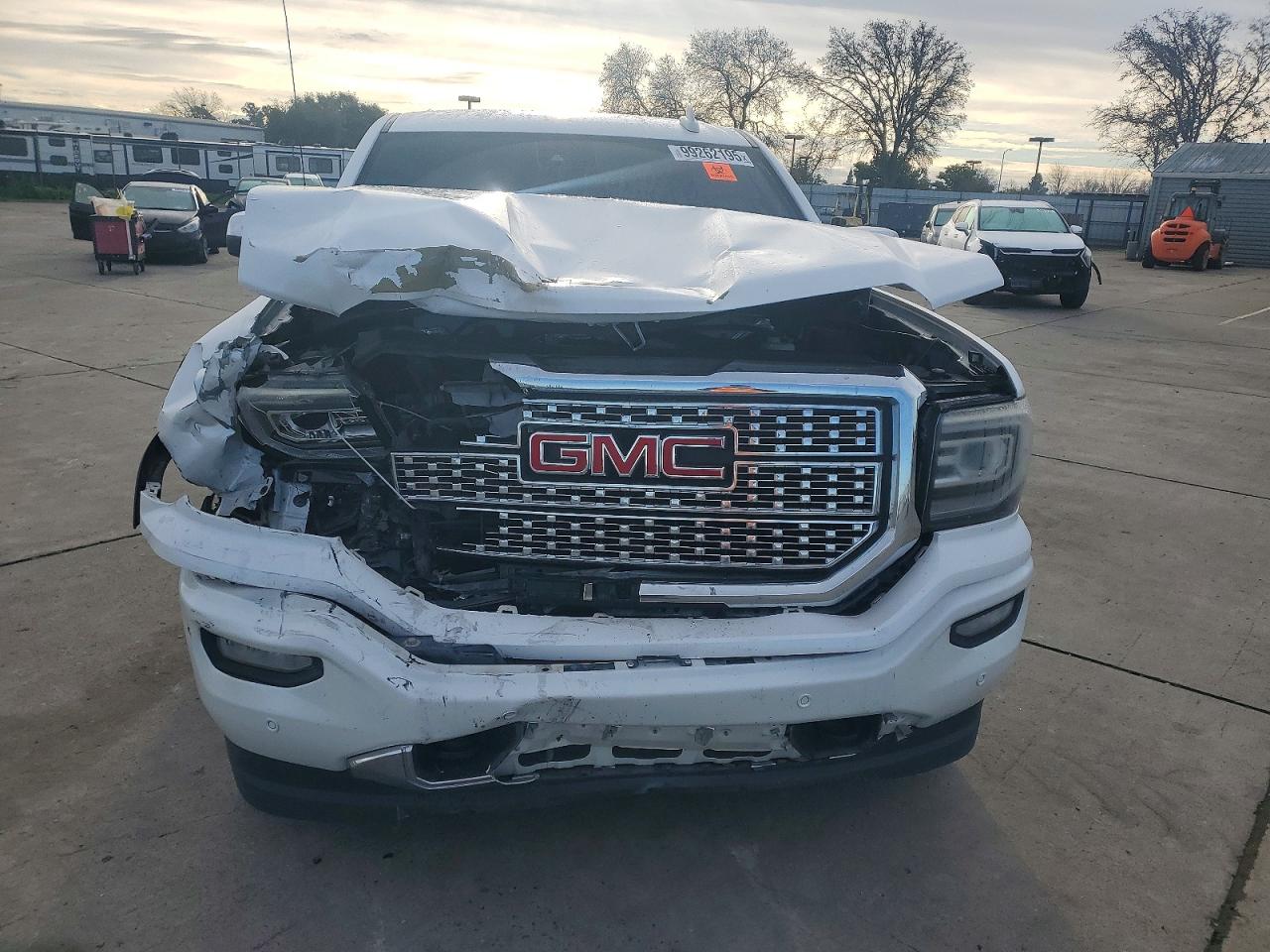 2017 GMC SIERRA K1500 DENALI photo 5