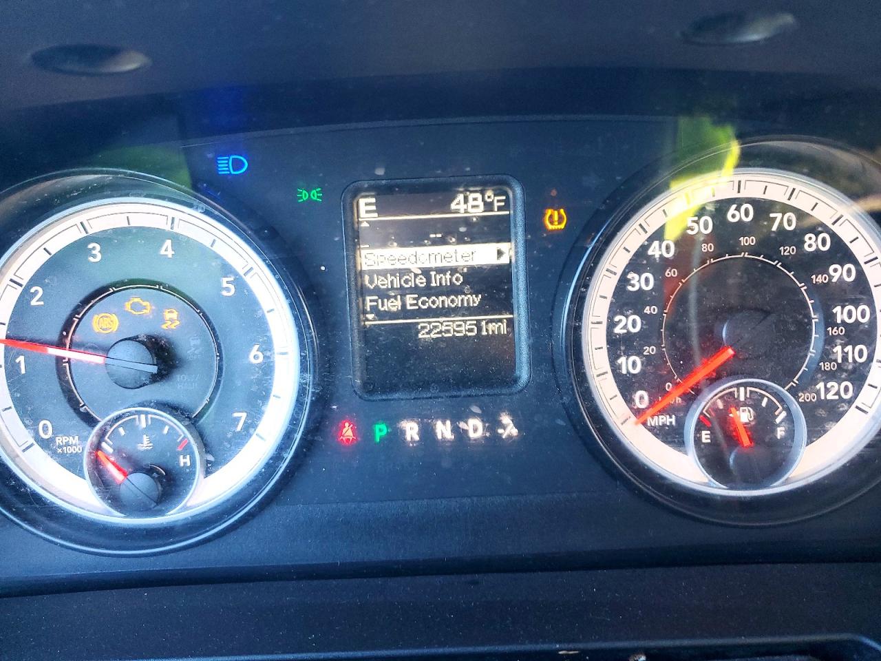 2014 RAM 1500 SLT photo 25