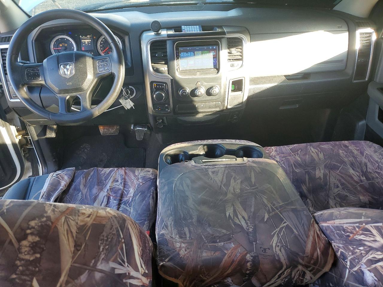 2014 RAM 1500 SLT photo 22