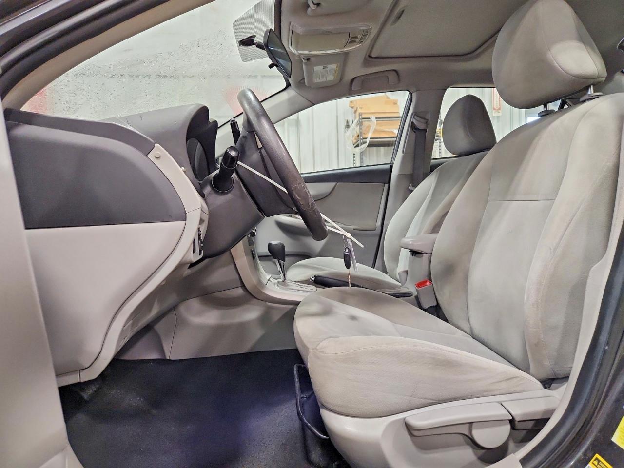 2013 TOYOTA COROLLA BASE photo 7