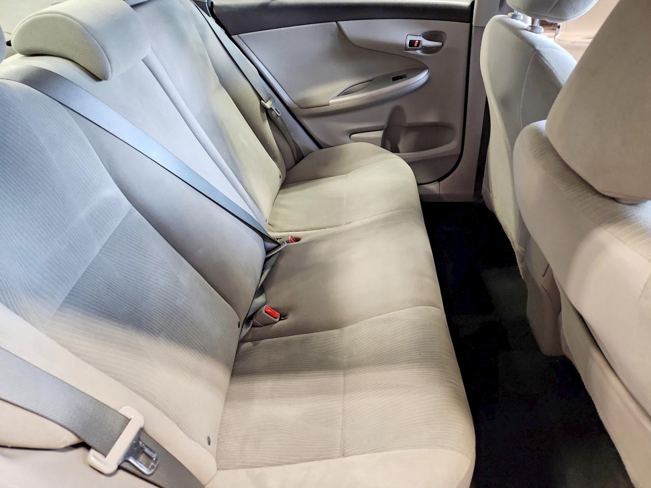 2013 TOYOTA COROLLA BASE photo 10